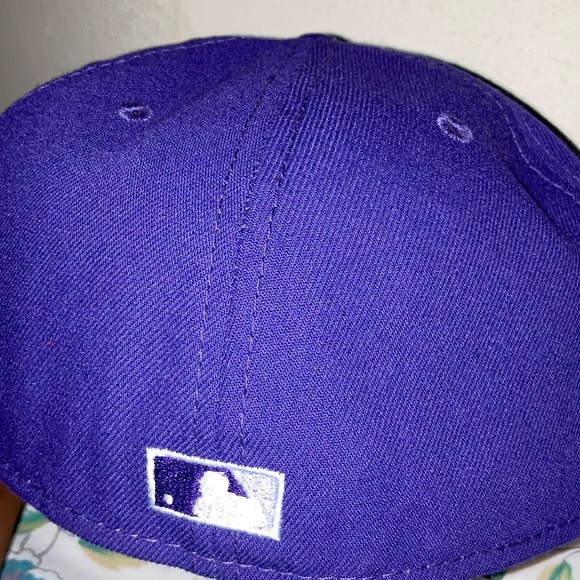Size 7 3/8 fitted hat brand new never worn - Picture 3 of 4